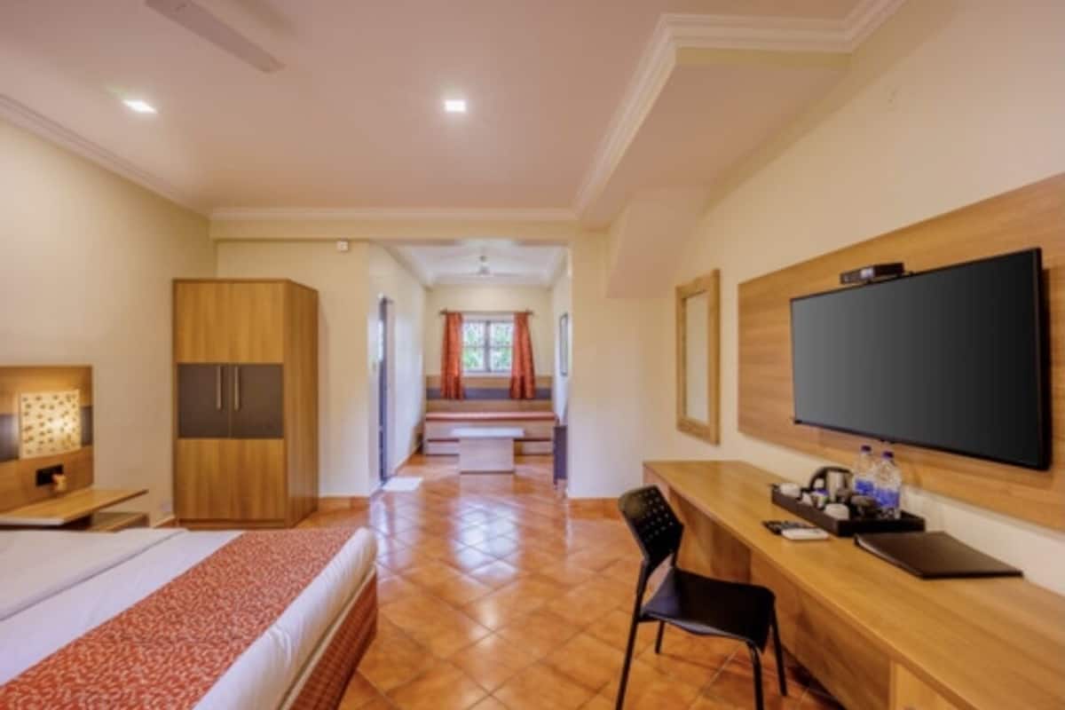 superior room, garden view | in-room safe, free wifi, bed sheets