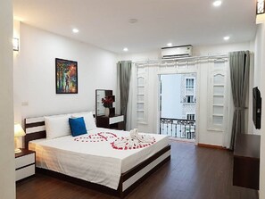 Chambre Double Lune de Miel, non-fumeurs, vue ville | Minibar, bureau, fer et planche à repasser, Wi-Fi gratuit