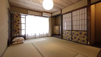 Japanese Style Triple Room, Second Floor, Shard Bathroom | Desk, blackout drapes, iron/ironing board, free WiFi