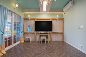 Signature Double Room, 1 Bedroom (A) | Living area | Heated floors - Art in Tiara (Gyeongju)