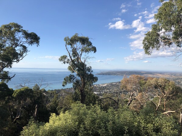 Vista para praia/oceano