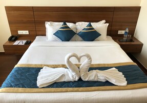 Desk, rollaway beds, free WiFi