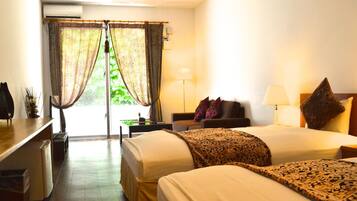 In-room safe, desk, free WiFi, bed sheets