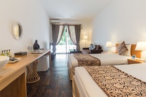 Caja de seguridad en la habitación, escritorio y wifi gratis 