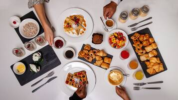 Desayuno buffet todos los días (con cargo)