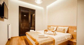 Deluxe Apartment | Desk, blackout curtains, iron/ironing board, rollaway beds - Ameri Apartments (Tbilisi)