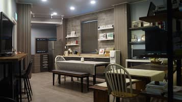 Lobby lounge