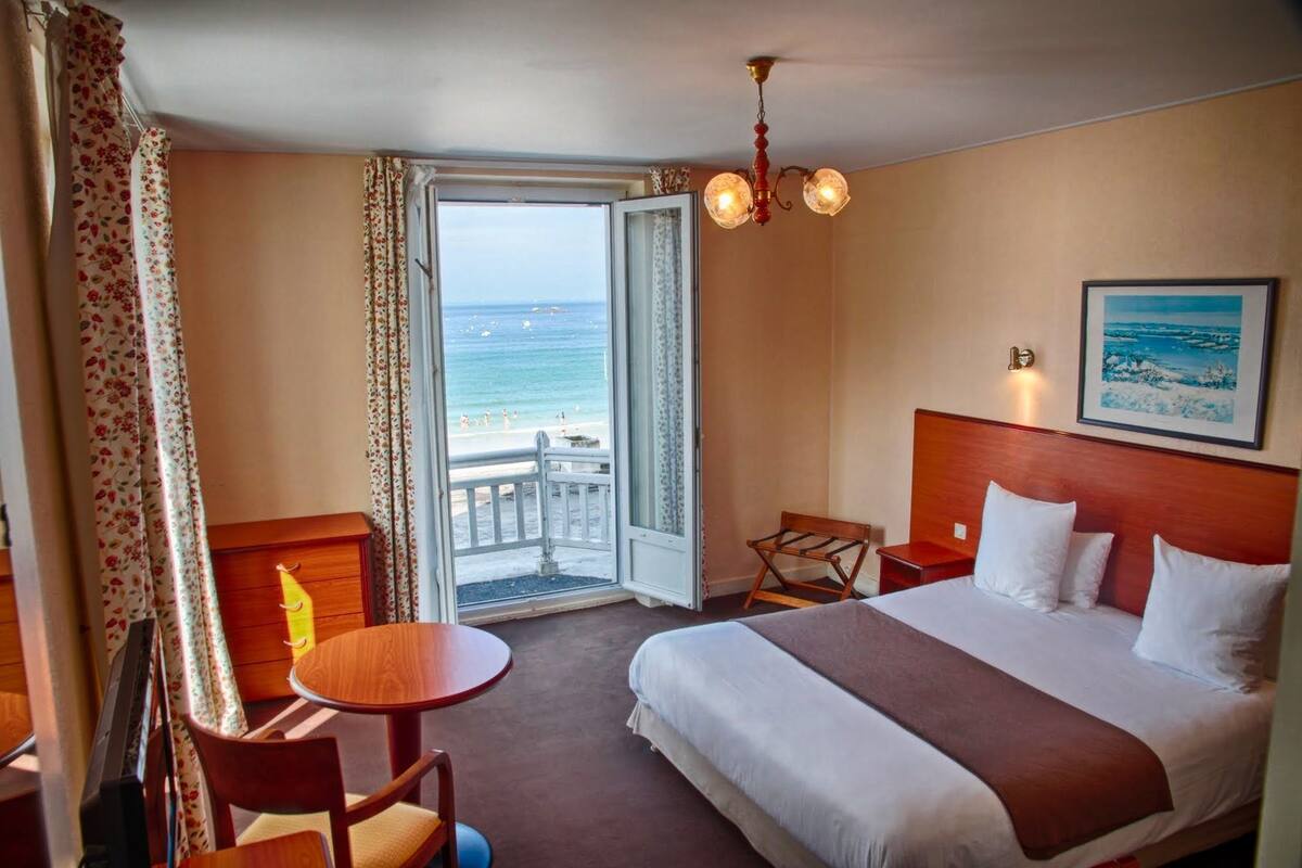 double room, beach view | premium bedding, in-room safe, iron/ironing board, free wifi