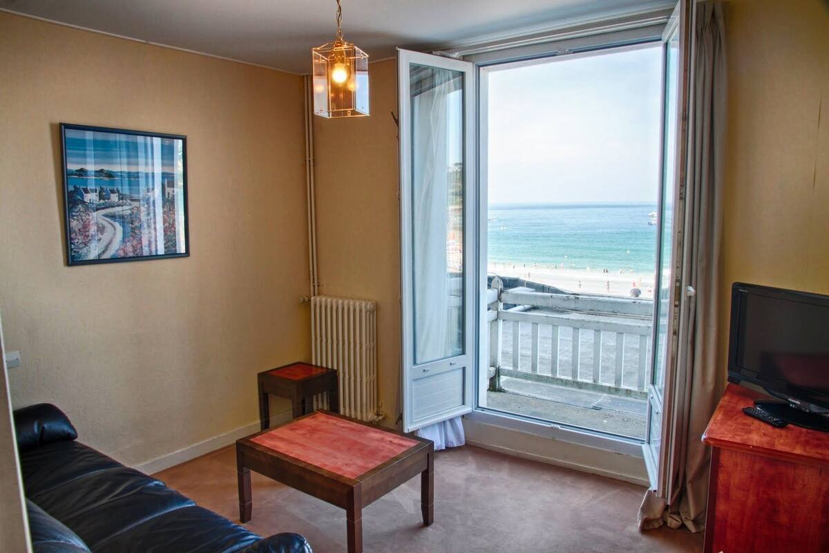 suite, sea view | room amenity