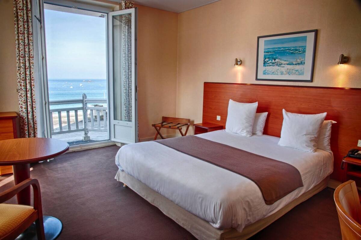 double room, beach view | premium bedding, in-room safe, iron/ironing board, free wifi