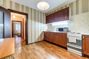 Standard-Apartment, 2 Schlafzimmer | Eigene Küche | Kühlschrank, Mikrowelle, Ofen, Herdplatte