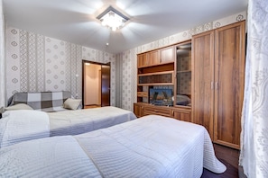 1 bedroom, iron/ironing board, free WiFi