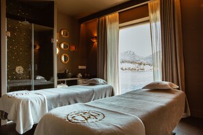 Couples treatment room(s), steam room, body treatments, aromatherapy