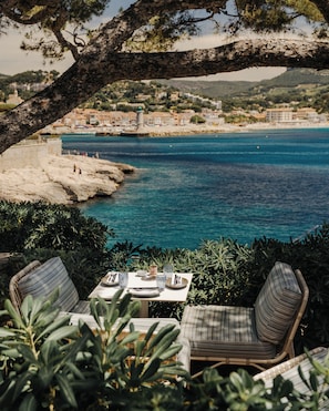 3 restaurants, breakfast, lunch, dinner served; Mediterranean cuisine - Hôtel Les Roches Blanches (Cassis)