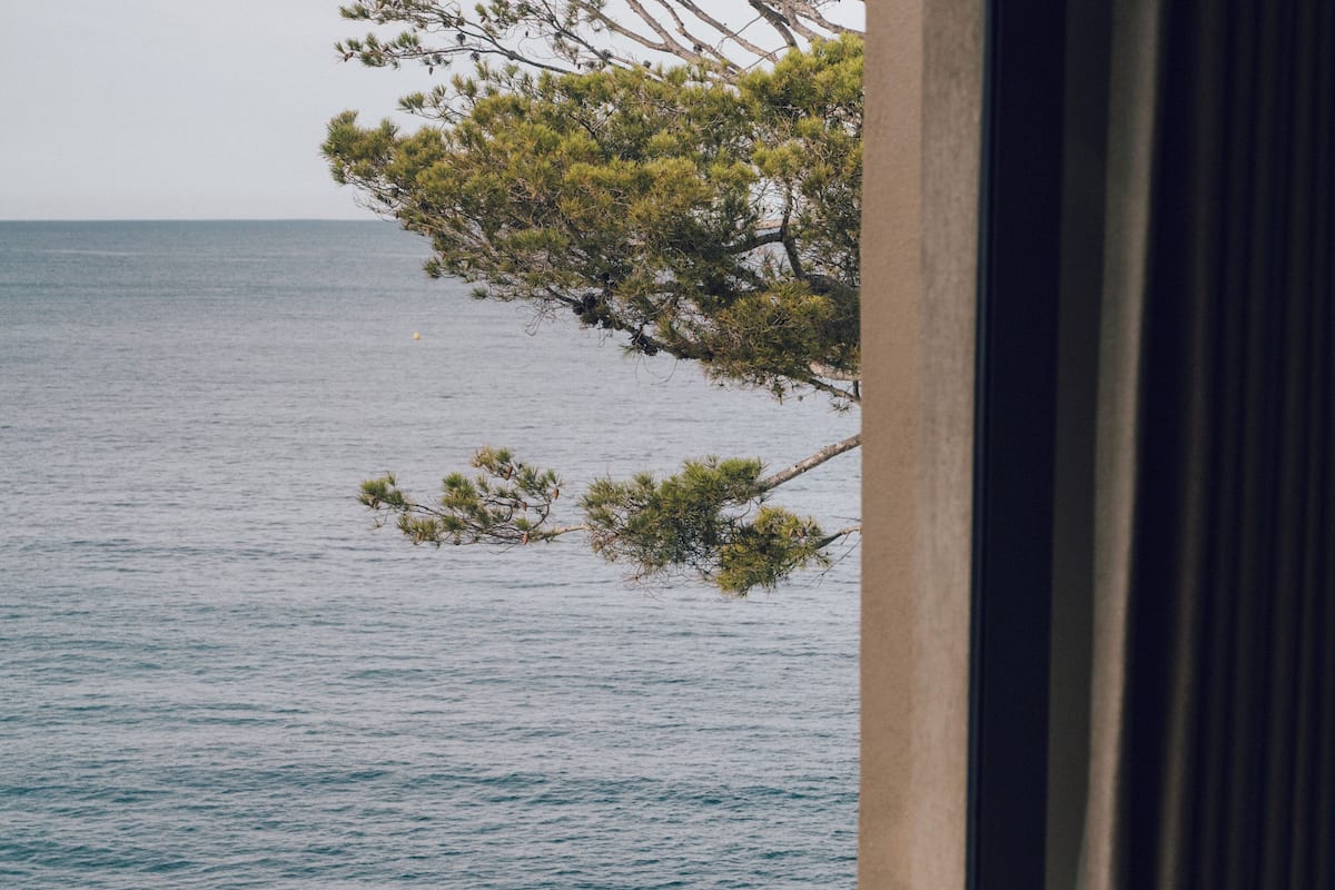 Premium bedding, pillowtop beds, free minibar items, in-room safe