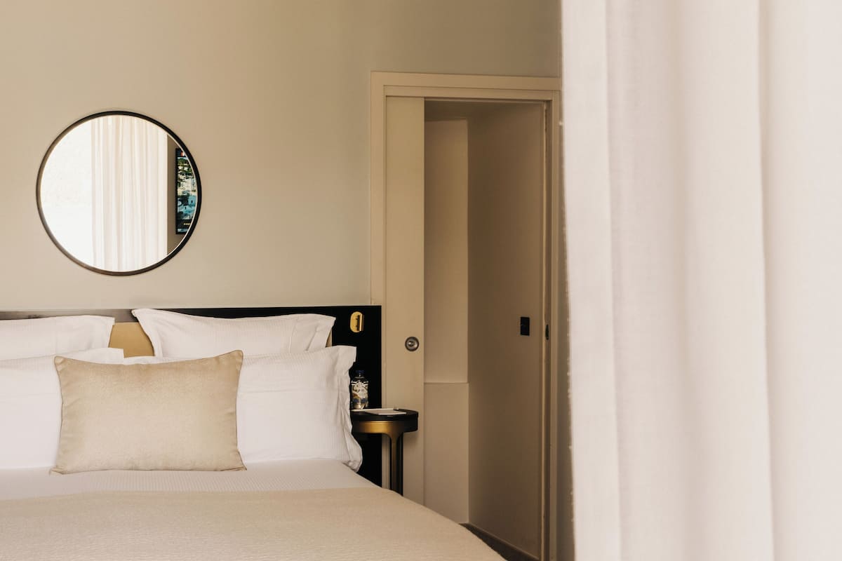 Classic Room, Courtyard View