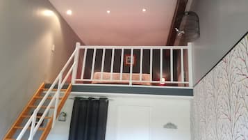 Family Quadruple Room (Pays'âne) | Premium bedding, memory-foam beds, individually decorated