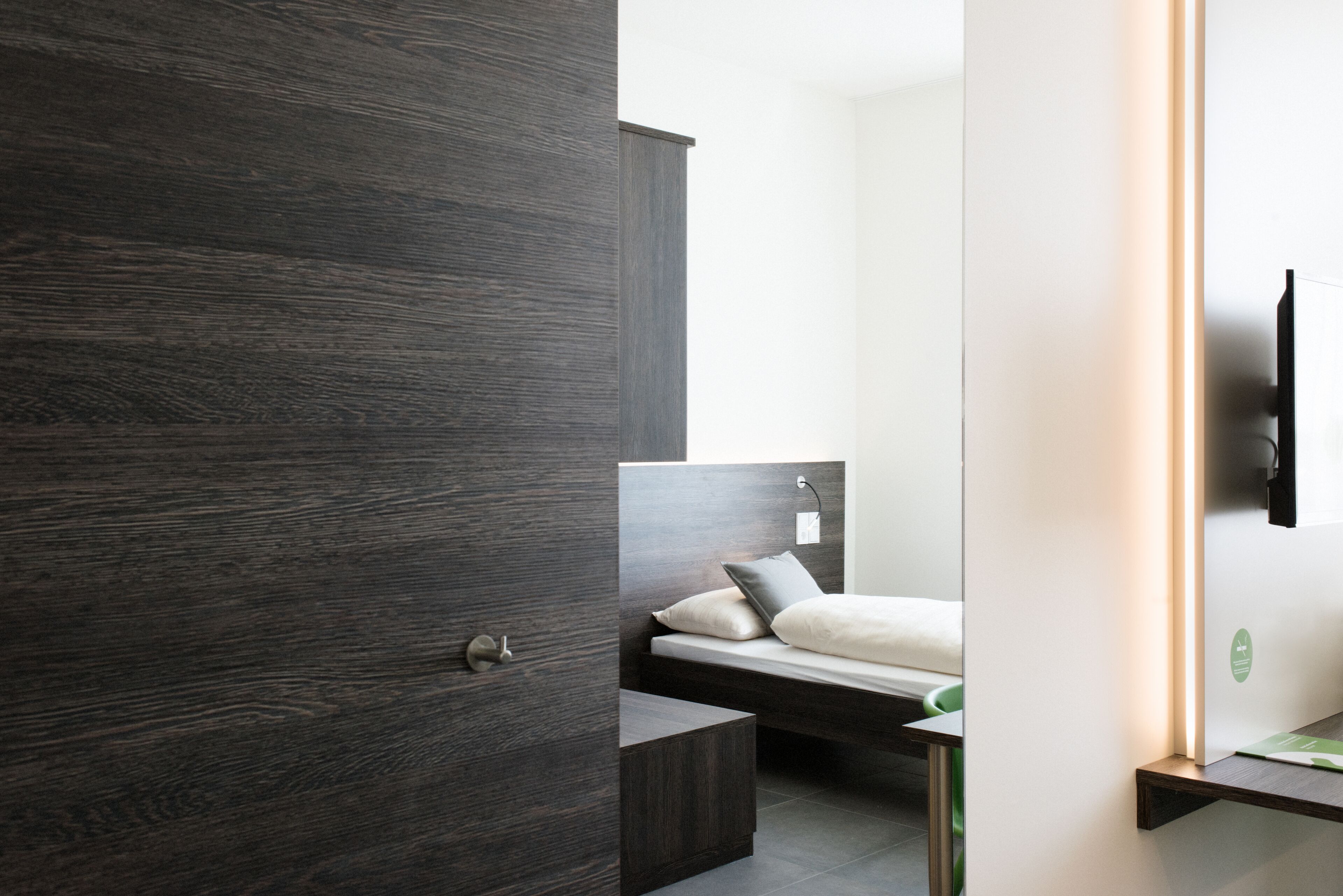 premium bedding, in-room safe, desk, laptop workspace