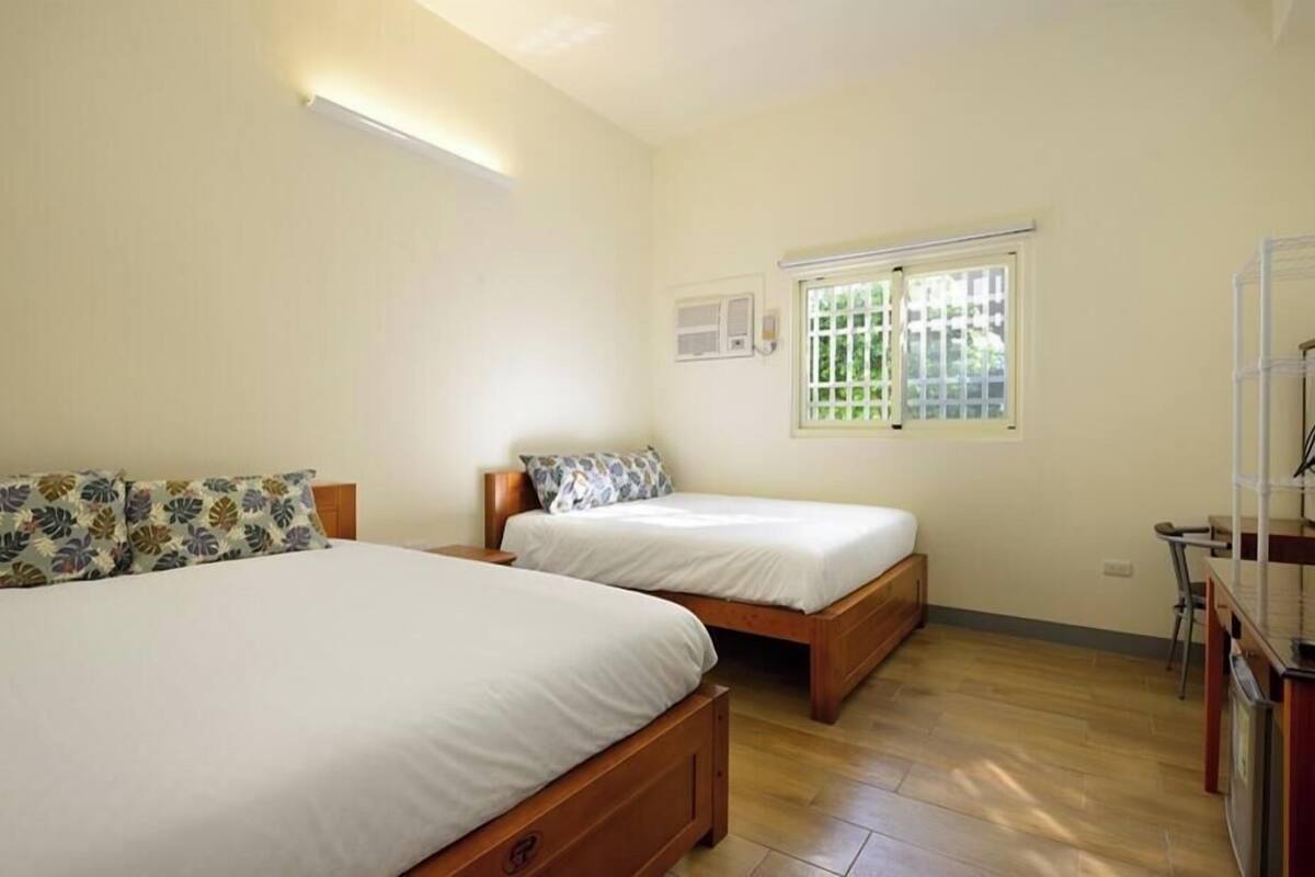 Comfort Suite | Desk, blackout drapes, soundproofing, free wired internet