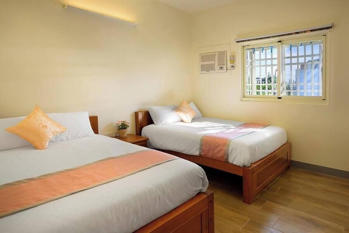 Classic Quadruple Room | Desk, blackout drapes, soundproofing, free wired internet