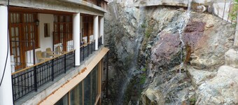 Mountain Rose Garden Hotel