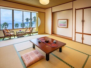 Quarto tradicional (Japanese Style, Deluxe) | Cofres nos quartos, escrivaninha, Wi-Fi de cortesia, roupa de cama