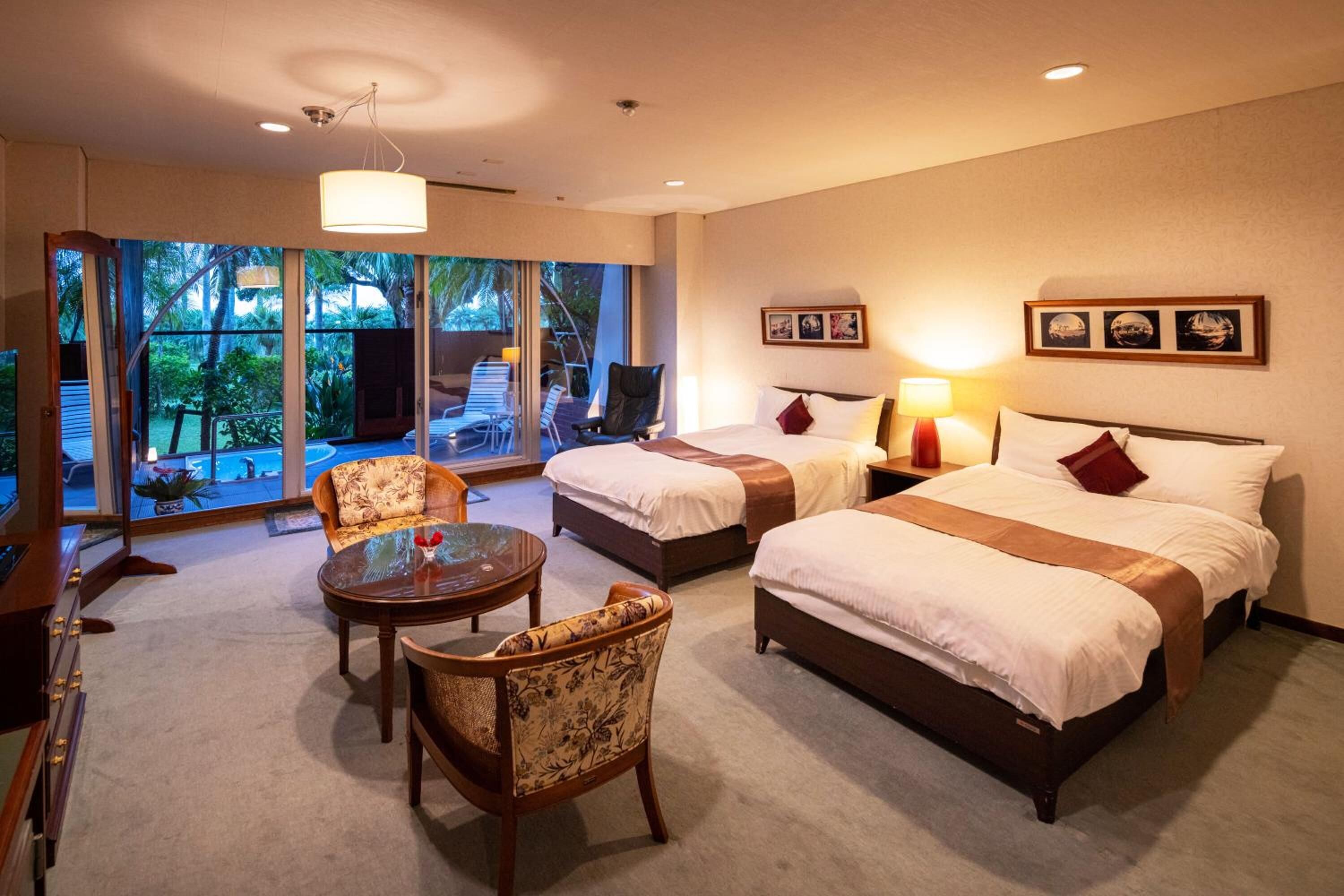 セーフ  ティボックス (室内)、デスク、WiFi (無料)、ベッドシーツ