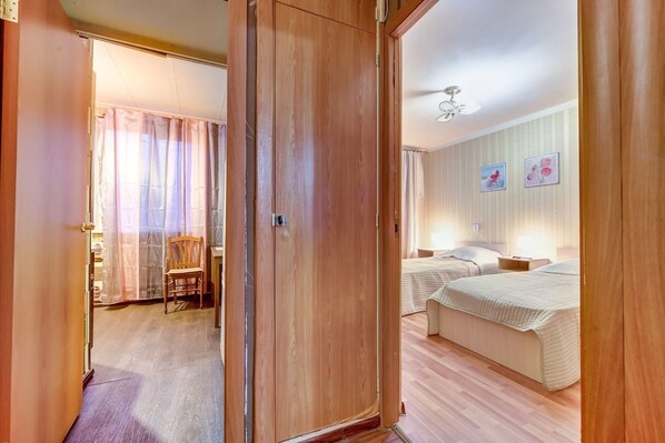 Apartment, 2 Schlafzimmer | Wohnbereich | Flachbildfernseher