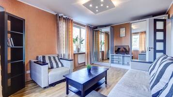 Apartment, 2 Schlafzimmer | Wohnbereich | Flachbildfernseher