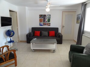 公寓 (Mimosa) | 起居区 | 电视