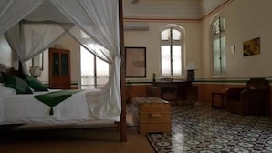 Superior Room - La Villa Boutique Hotel (Battambang)