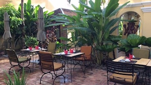 Breakfast, lunch and dinner served  - La Villa Boutique Hotel (Battambang)