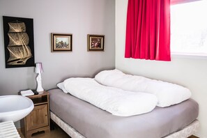 Quarto casal | Cortinas blackout, quartos à prova de som, ferros/tábuas de passar roupa