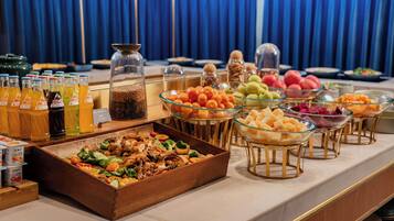 Päivittäinen buffetaamiainen maksusta