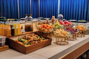 Tägliches Frühstücksbuffet gegen Gebühr