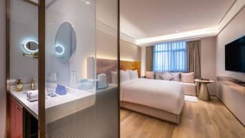 Deluxe-Doppelzimmer | Schreibtisch, Verdunkelungsvorhänge, kostenloses WLAN, Bettwäsche