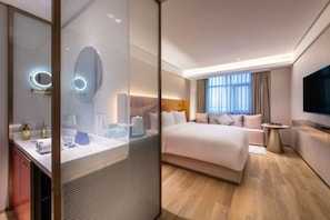 Desk, blackout drapes, free WiFi, bed sheets - Manxin Hotel - Xi'an Administrative Center North Railway Station (Xi'an)