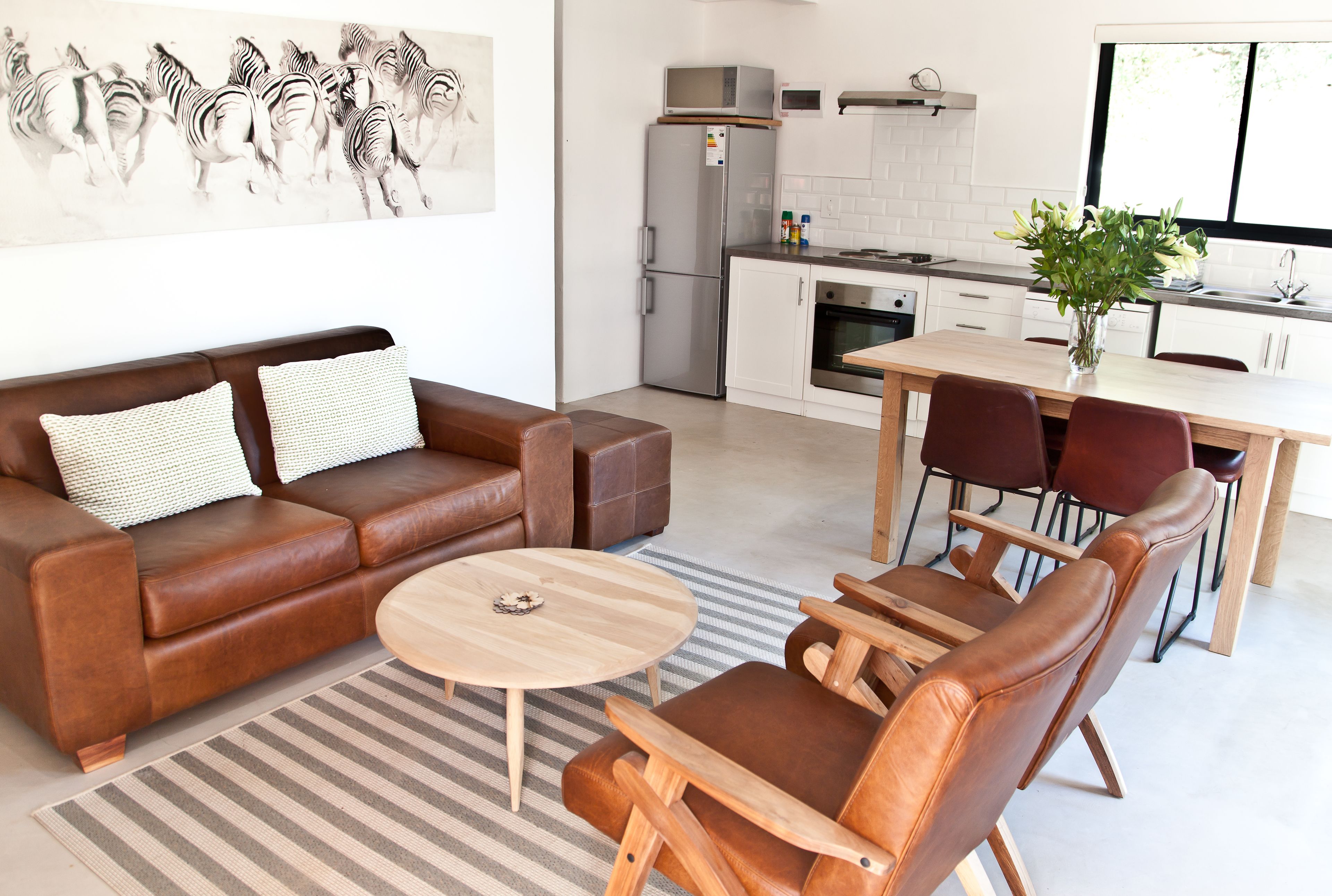 Vineyard Loft | Living room | Fireplace