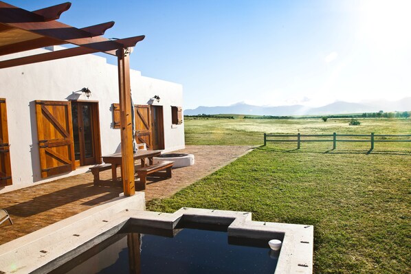 Stable Cottage | Terrace/patio