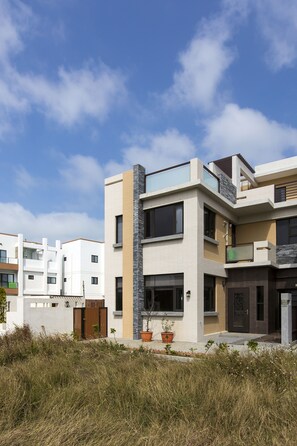 Property grounds - Spring Villa (Magong)