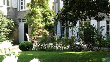 Kamar Double, 1 kamar tidur | Pemandangan taman