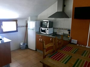 Familienapartment, 2 Schlafzimmer, Stadtblick | Verdunkelungsvorhänge, Bügeleisen/Bügelbrett, kostenloses WLAN