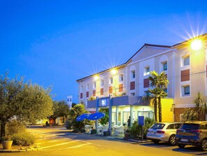Exterior - ibis budget Fréjus Saint-Raphaël Capitou A8 (Fréjus)