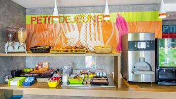 Desayuno buffet todos los días (con cargo)