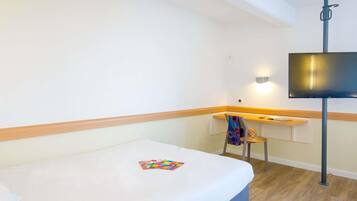 Family Room | Desk, blackout curtains, soundproofing, free WiFi