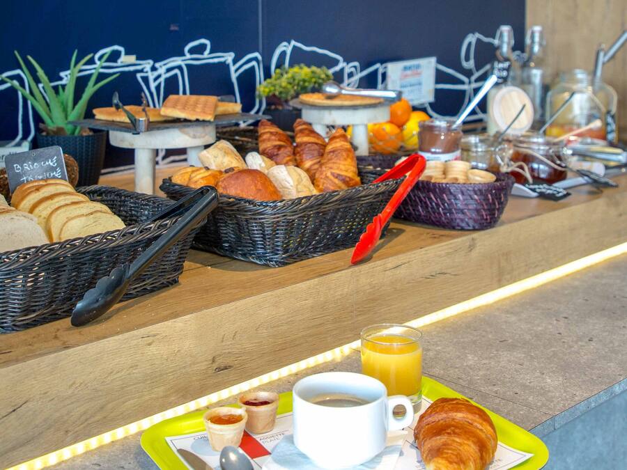 Desayuno buffet todos los días (con cargo)