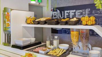 Café da manhã self-service diário (EUR 9.9 por pessoa)
