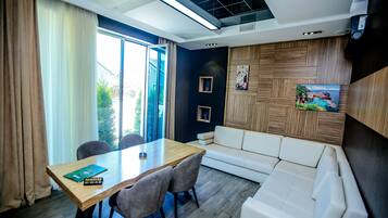 Comfort-Suite, 1 King-Bett | Ausblick vom Zimmer