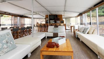 Bar lounge