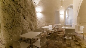 Tägliches inbegriffenes Frühstücksbuffet